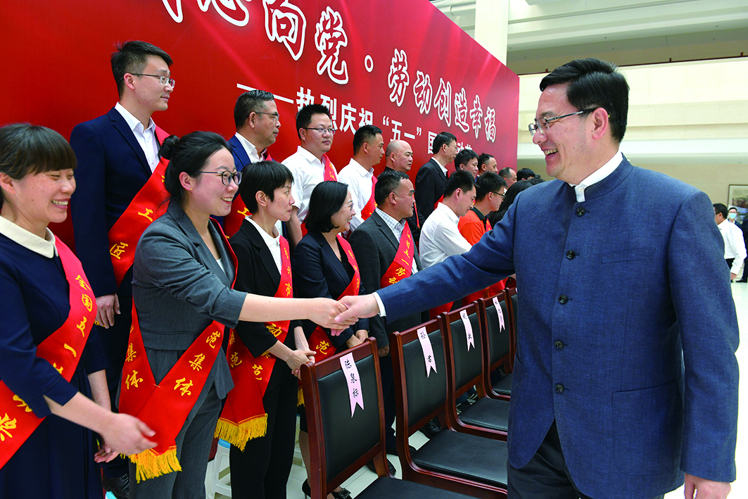 浙江醫(yī)藥榮膺2022年“紹興市模范集體”稱號(hào)